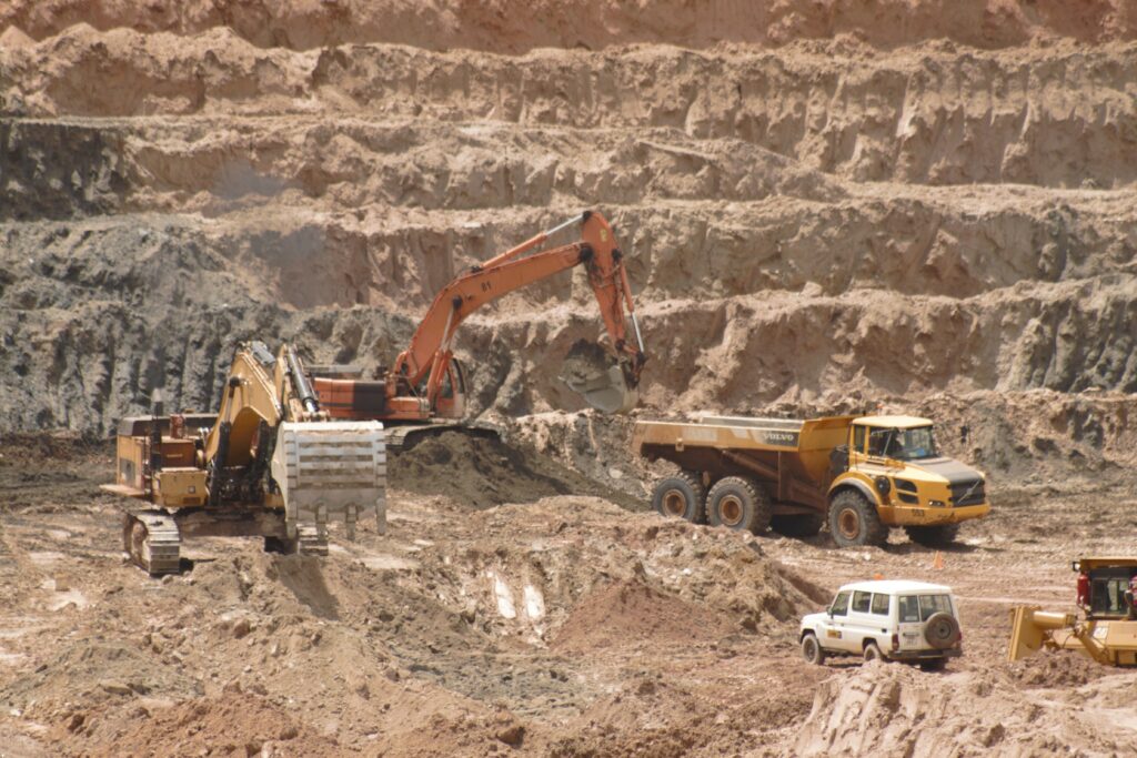 contract mining services sierra leone heavy earthmoving equipment